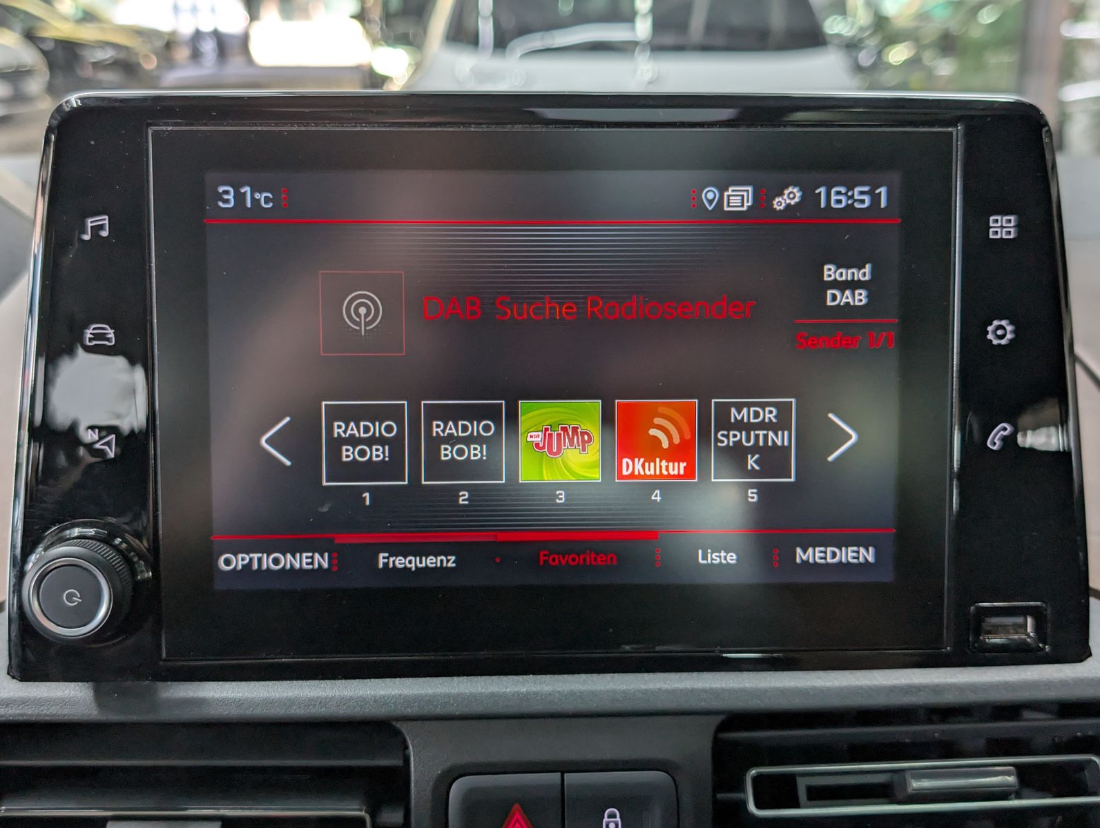 Fahrzeugabbildung Peugeot Rifter GT N1 L1 PANO XENON APP TEMP KAM ALU 17"