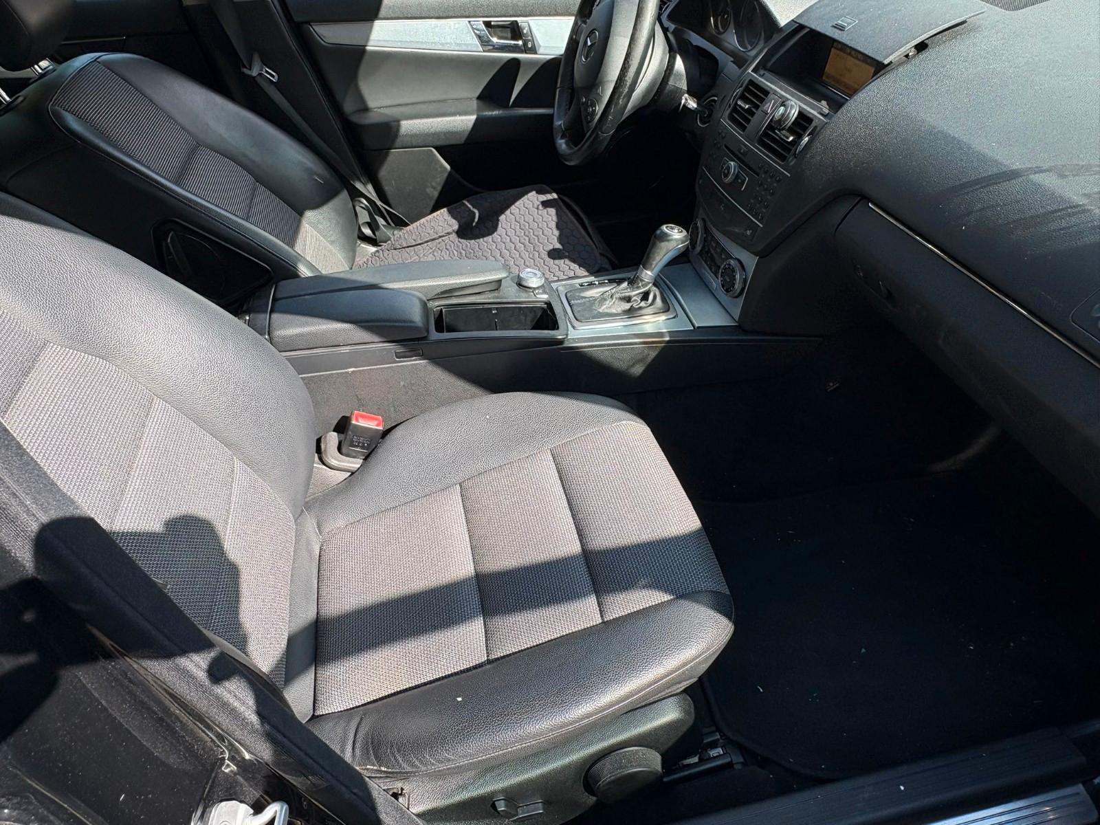 Mercedes-Benz C220 2010 — photo 7