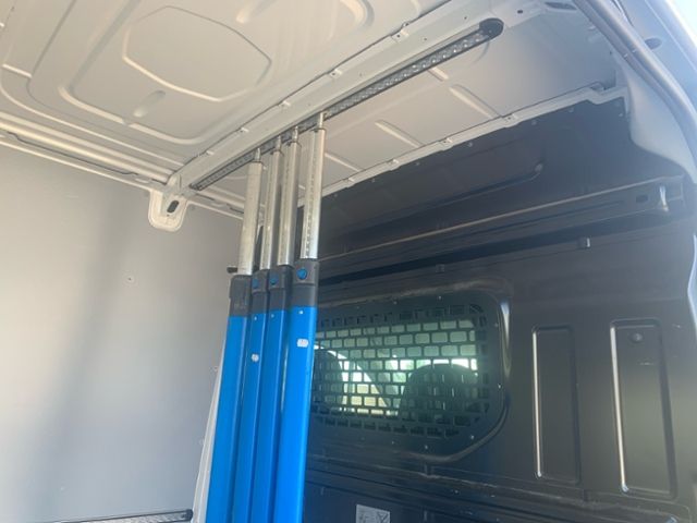 Fahrzeugabbildung Volkswagen Crafter Kasten 35 MR 2.0TDI 103KW 6-Gang AHZV KL