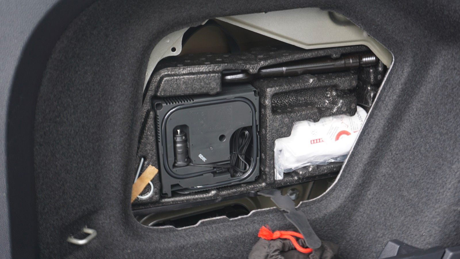 Fahrzeugabbildung Volkswagen Golf VIII Variant Style, Navi,LED,HUD,Kamera +WR