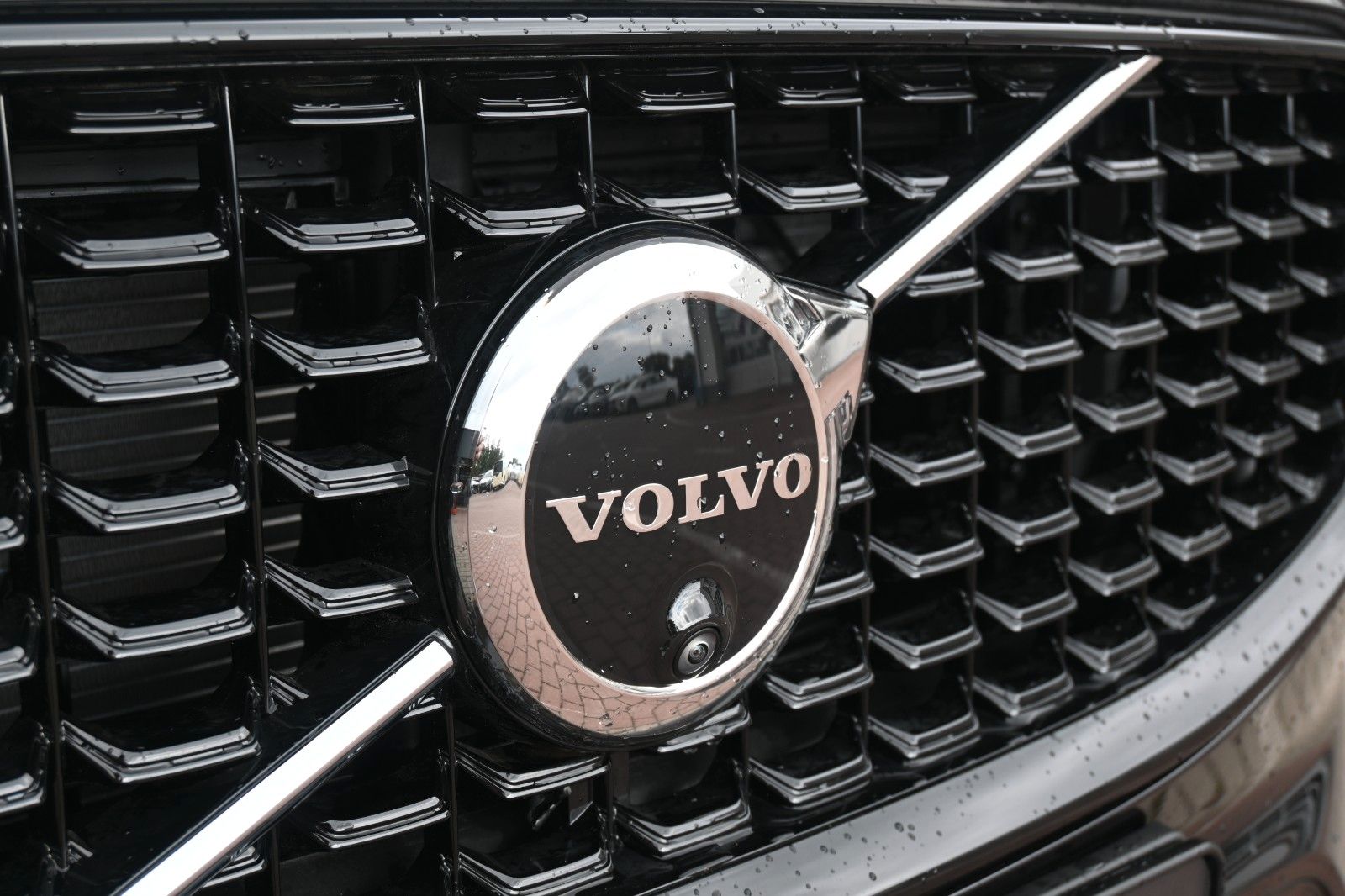 Fahrzeugabbildung Volvo XC60 B4 D AWD Ultimate Dark*STDHZG*360°*LUFT*ACC