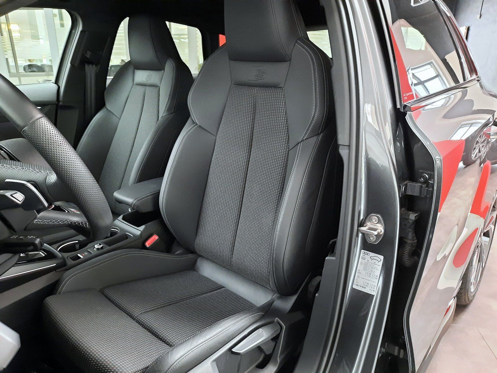 Fahrzeugabbildung Audi A3 Sportback TFSI S-Line S-tronic *AHK*Navi*LED*