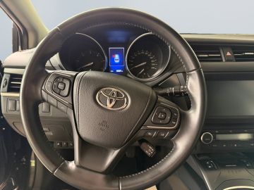 Toyota Avensis - 12