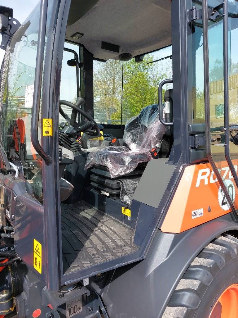 Fahrzeugabbildung Kubota R 070 Klima Vorführmaschine