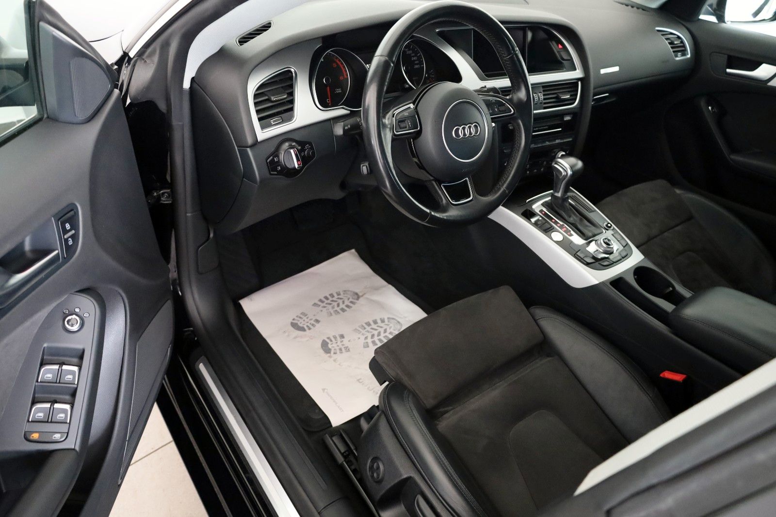 Fahrzeugabbildung Audi A5 Sportback 2.0 TDI T.Leder,Navi,Xenon,SH,PDC
