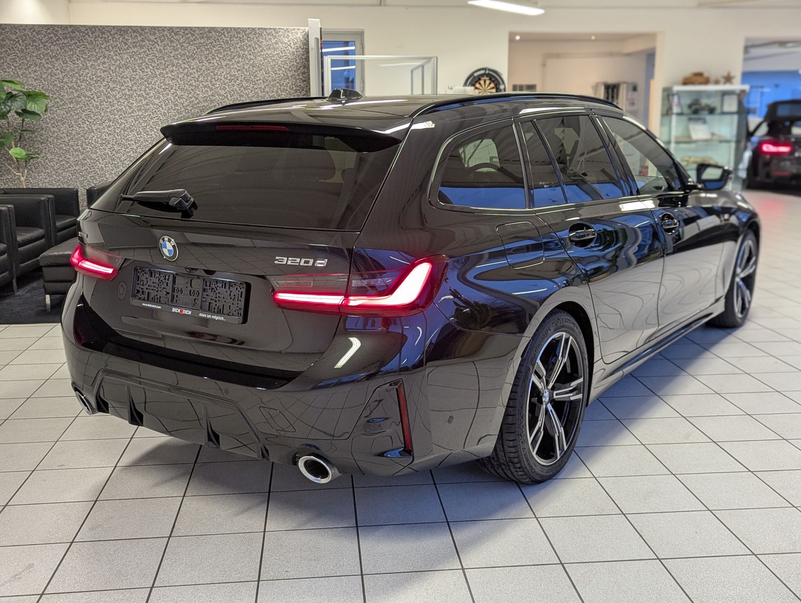 BMW 320 d xD M-Sport HUD Pano ACC LED-adaptiv AHK - Image 7