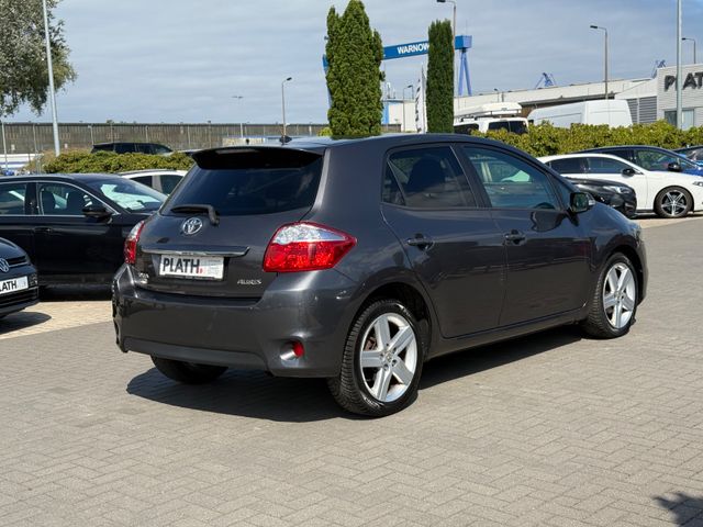 Toyota Auris Club
