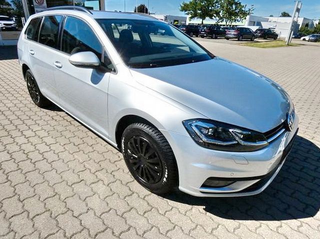 Volkswagen Golf VII Variant *LED-Scheinwerfer,Navi,Sitzhzg*