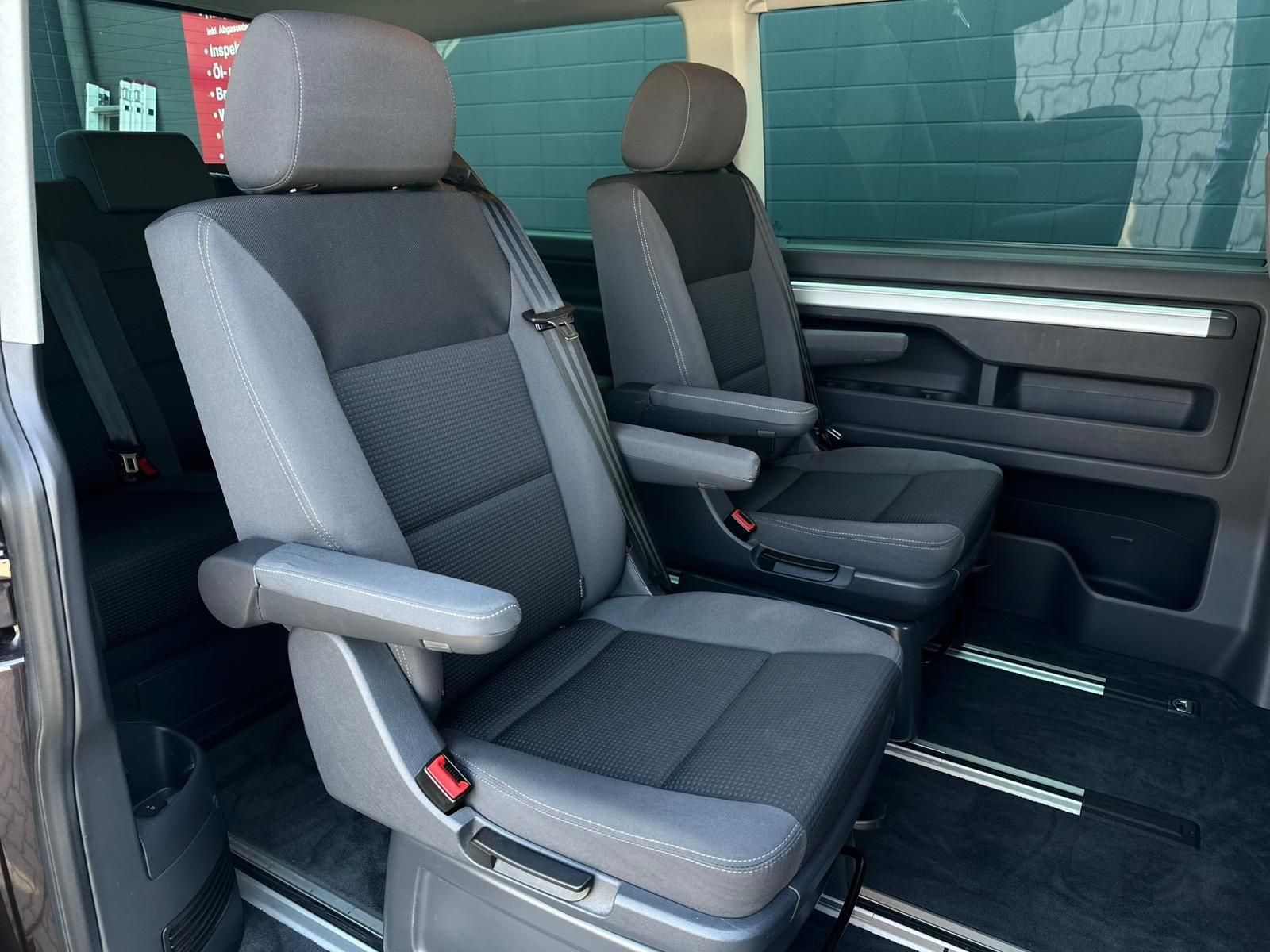 VW T5.2 Multivan 2.0TDI SPECIAL* BIXEN#AHK#TEMP#SHZ - Image 17