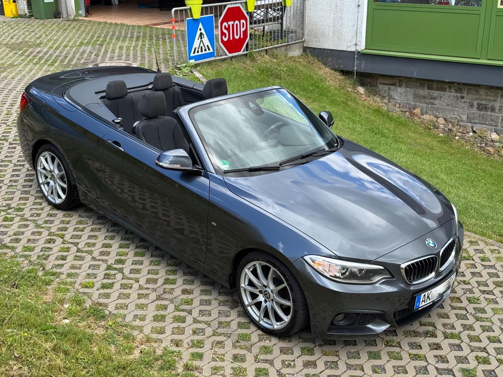 BMW 218 2 Cabrio 218 d M Sport mit AHK