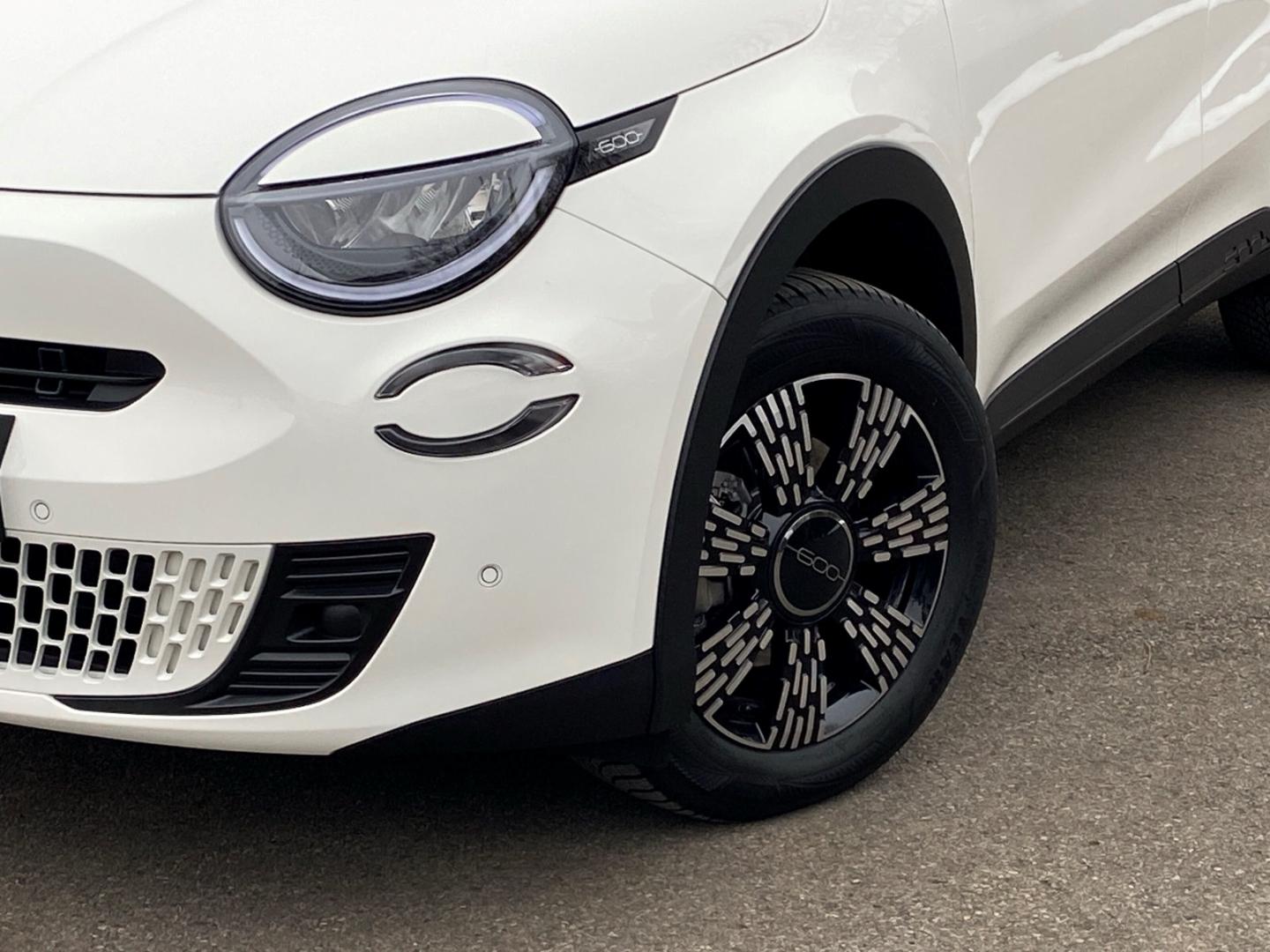 Fiat 600 1.2 Hybrid Business Edition Navi LED Kamera 