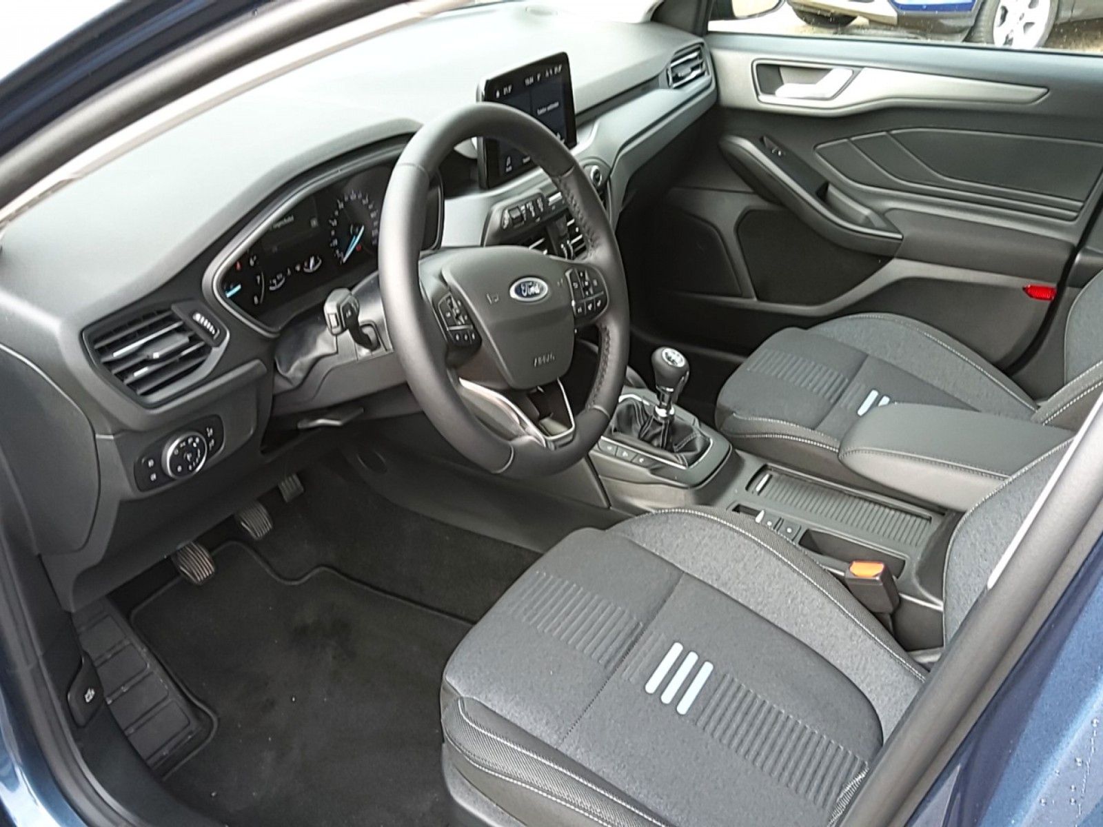 Fahrzeugabbildung Ford Focus Turnier Active Vorführfahrzeug