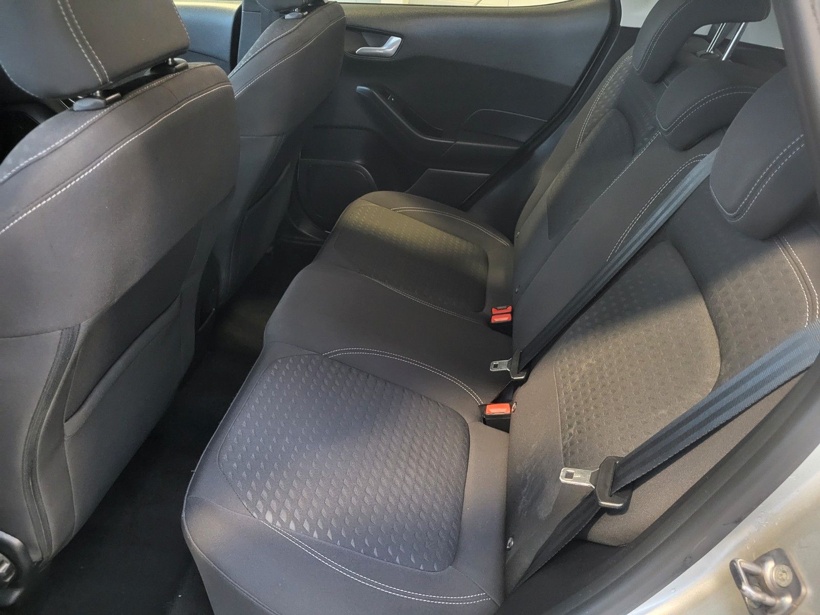 Fahrzeugabbildung Ford Fiesta Titanium/Winterpaket/Sportsitze/LED