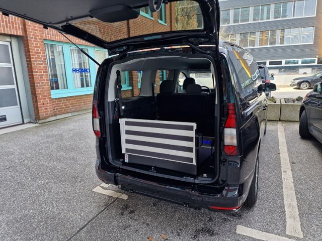 Fahrzeugabbildung Volkswagen Caddy MAXI 1,5 TSI DSG Rollstuhlrampe