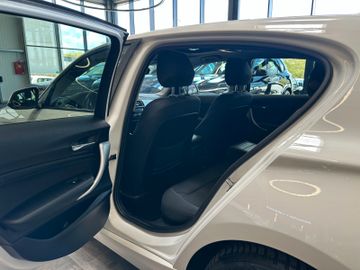 BMW 120 i Sport Line *LED*Navi*Schiebedach*