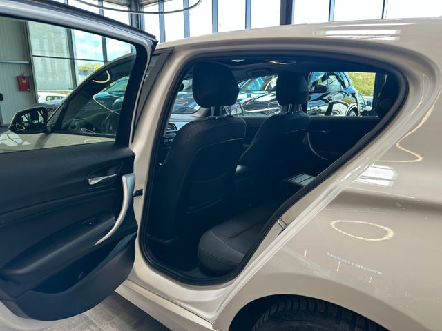 BMW 120 i Sport Line *LED*Navi*Schiebedach*