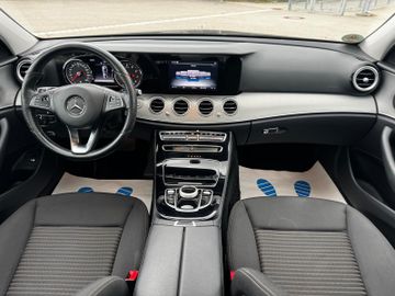 Mercedes E 200 - 9