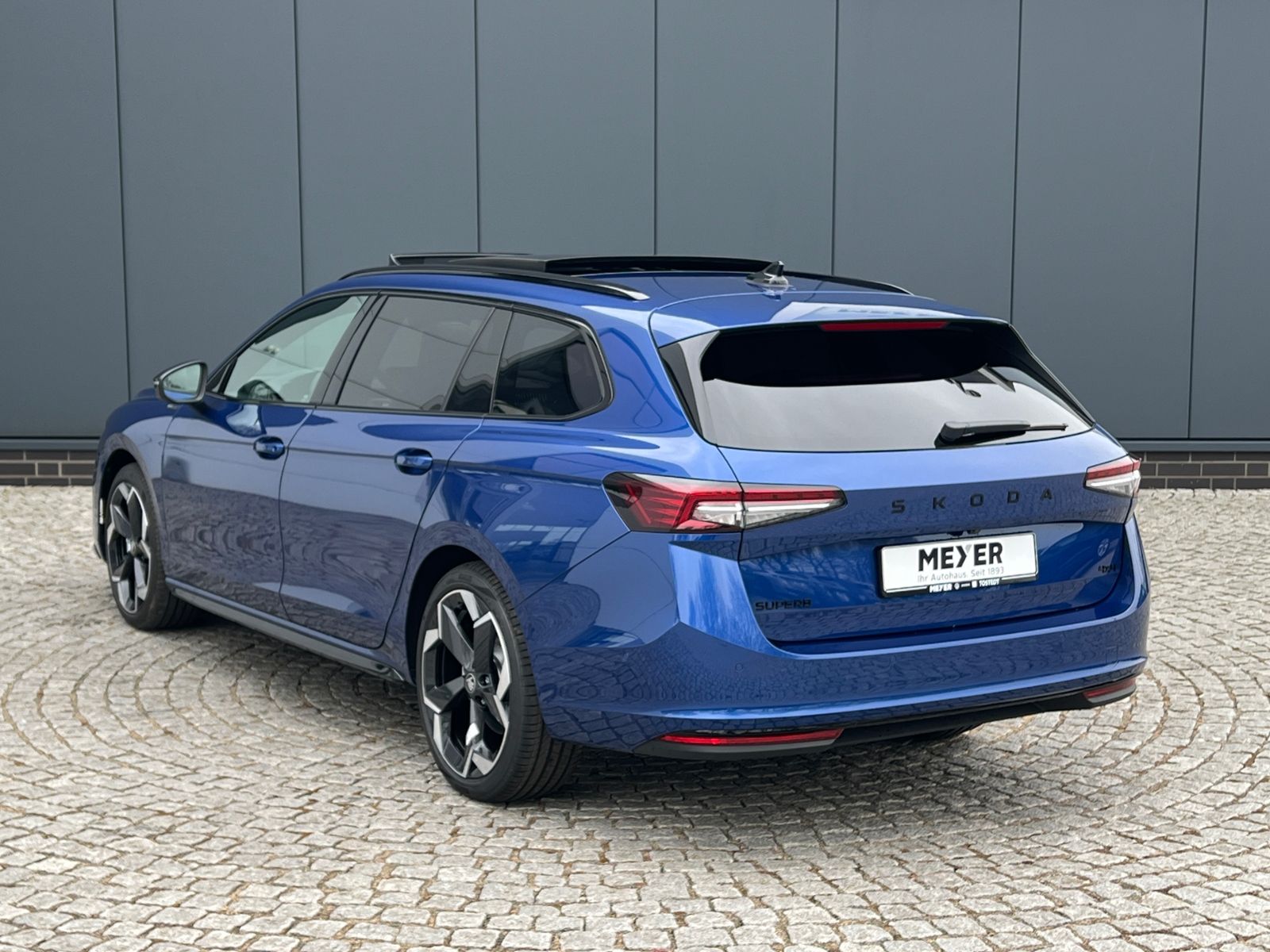 Fahrzeugabbildung SKODA Superb Combi  Sportline 2.0 TDI 4x4 DSG *AHK, Na