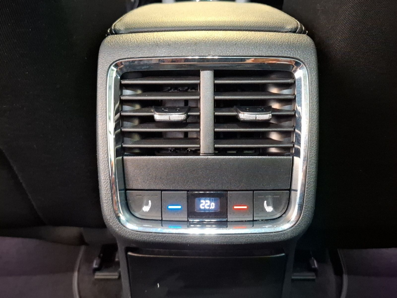 Fahrzeugabbildung SKODA Octavia Combi TDI First-Edition DSG Standhzg. LE