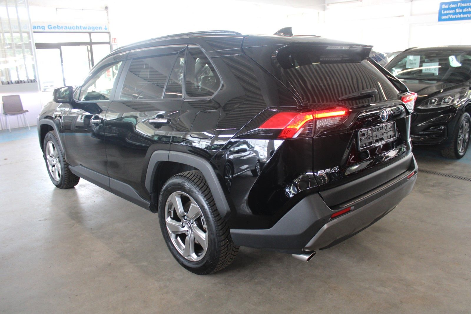 Fahrzeugabbildung Toyota RAV 4 4x2 Hybrid Lounge Aut. PANO LED LEDER ACC