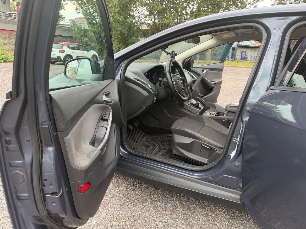 Ford Focus 2014 — photo 9