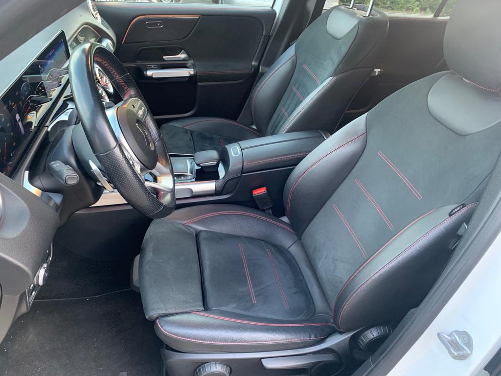 Mercedes-Benz GLB 220