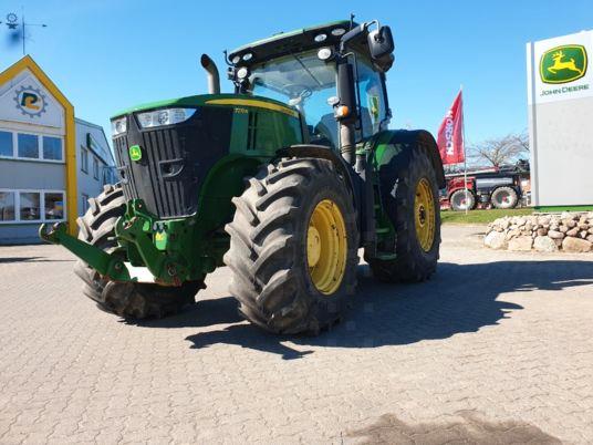 John Deere 7270R