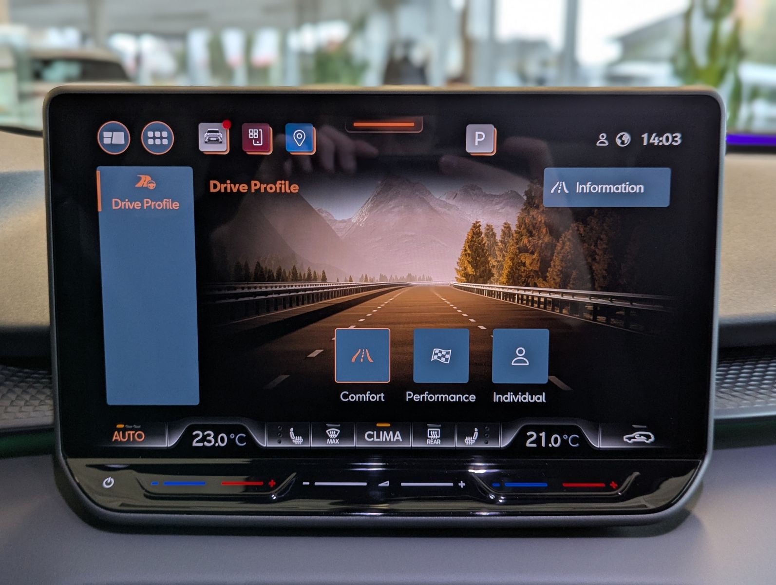 CUPRA Terramar 1.5 eTSI Sennheiser Edge-Paket HUD 19" - Image 36