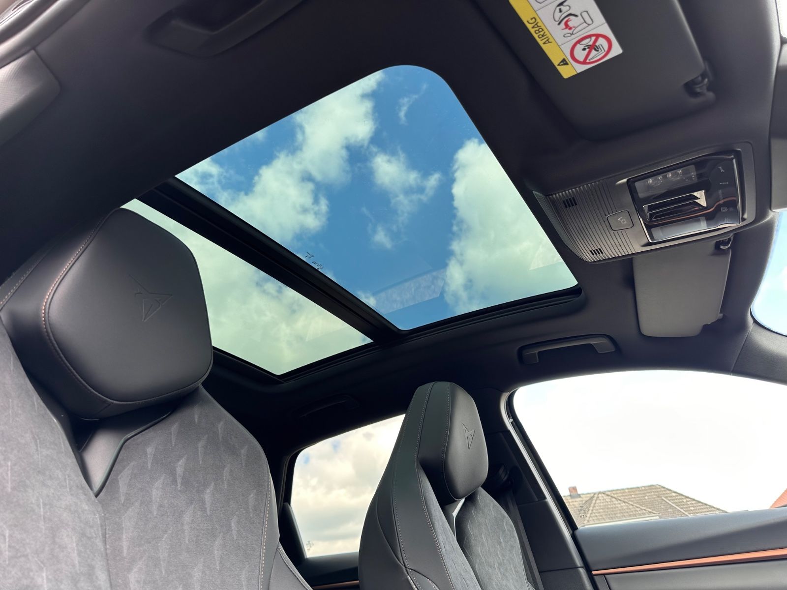 Fahrzeugabbildung CUPRA Terramar VZ 2.0 TSI 4Dr DSG Matrix/Pano/AHK/ACC