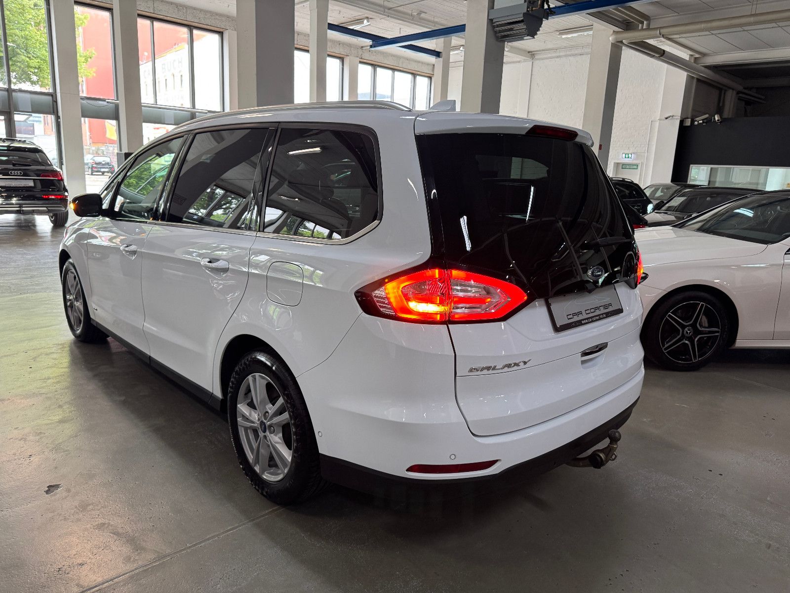 Fahrzeugabbildung Ford Galaxy TITANIUM SPORT AWD AUT 7-SITZER PANO VOLL
