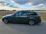 BMW 318i Touring  - BMW 3er Reihe aus 2009: Kombi