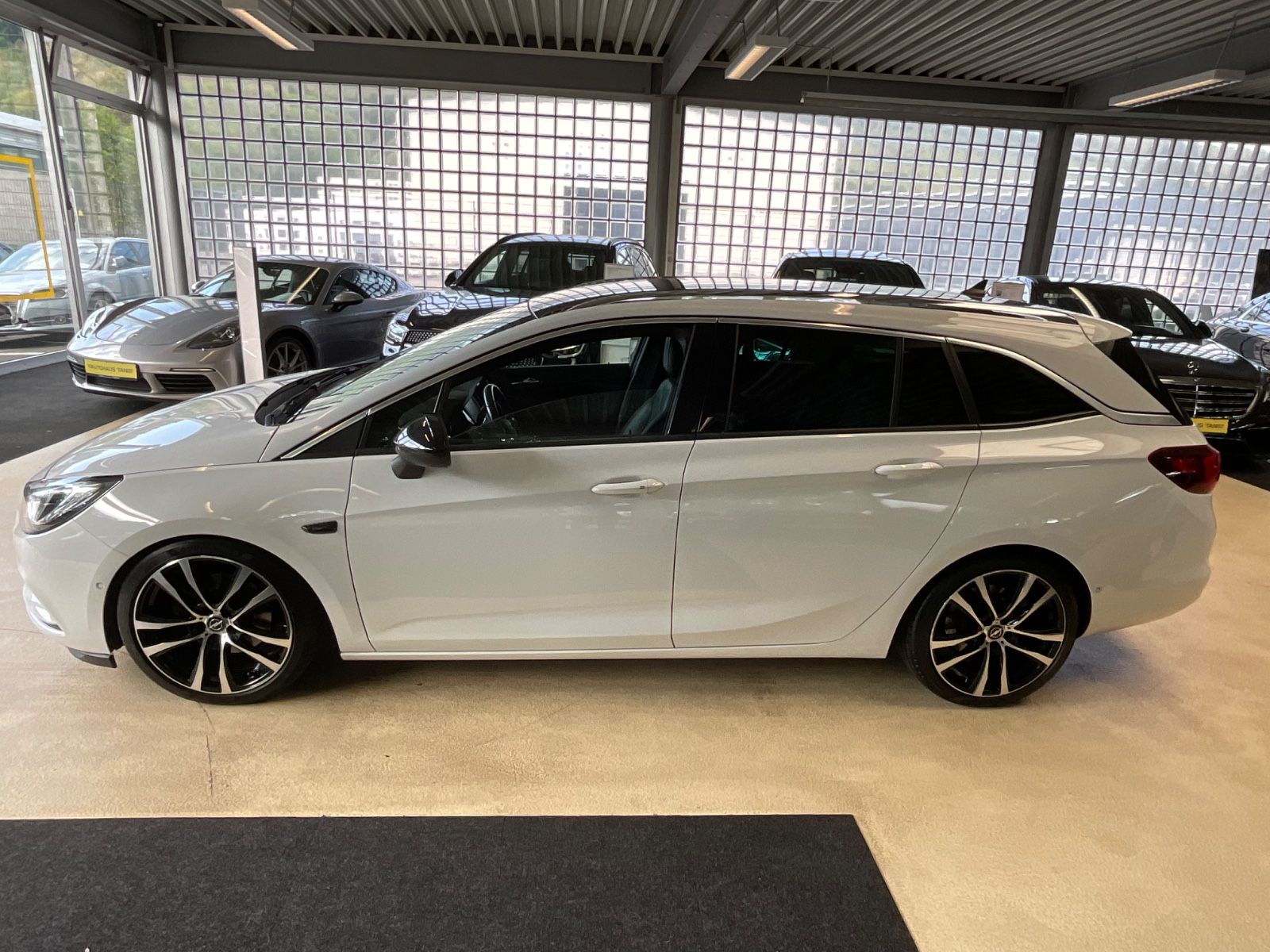 Fahrzeugabbildung Opel Astra K Sports Tourer Ultimate*OPC Line