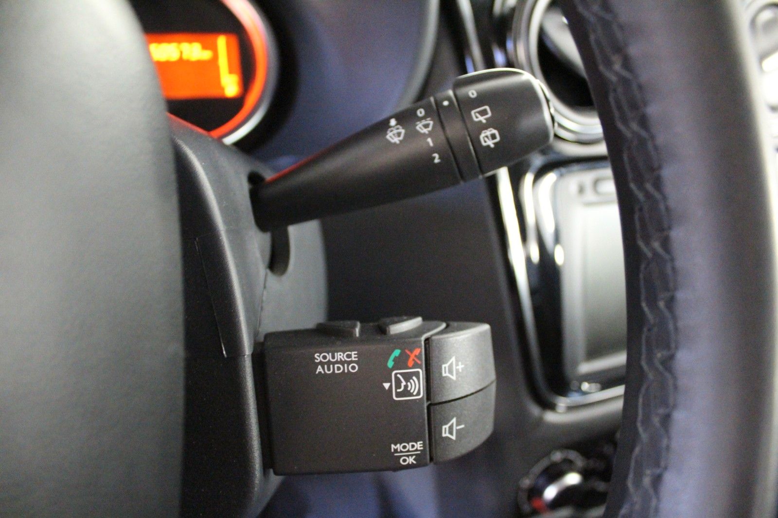 Fahrzeugabbildung Dacia Dokker SCe 100 Stepway *Navi*Klima*Kamera*