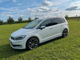 Volkswagen VW Touran 2.0 TDI SCR 140 KW DSG Highline - Volkswagen Touran mit Diesel-Antrieb: Kombi, 2.0