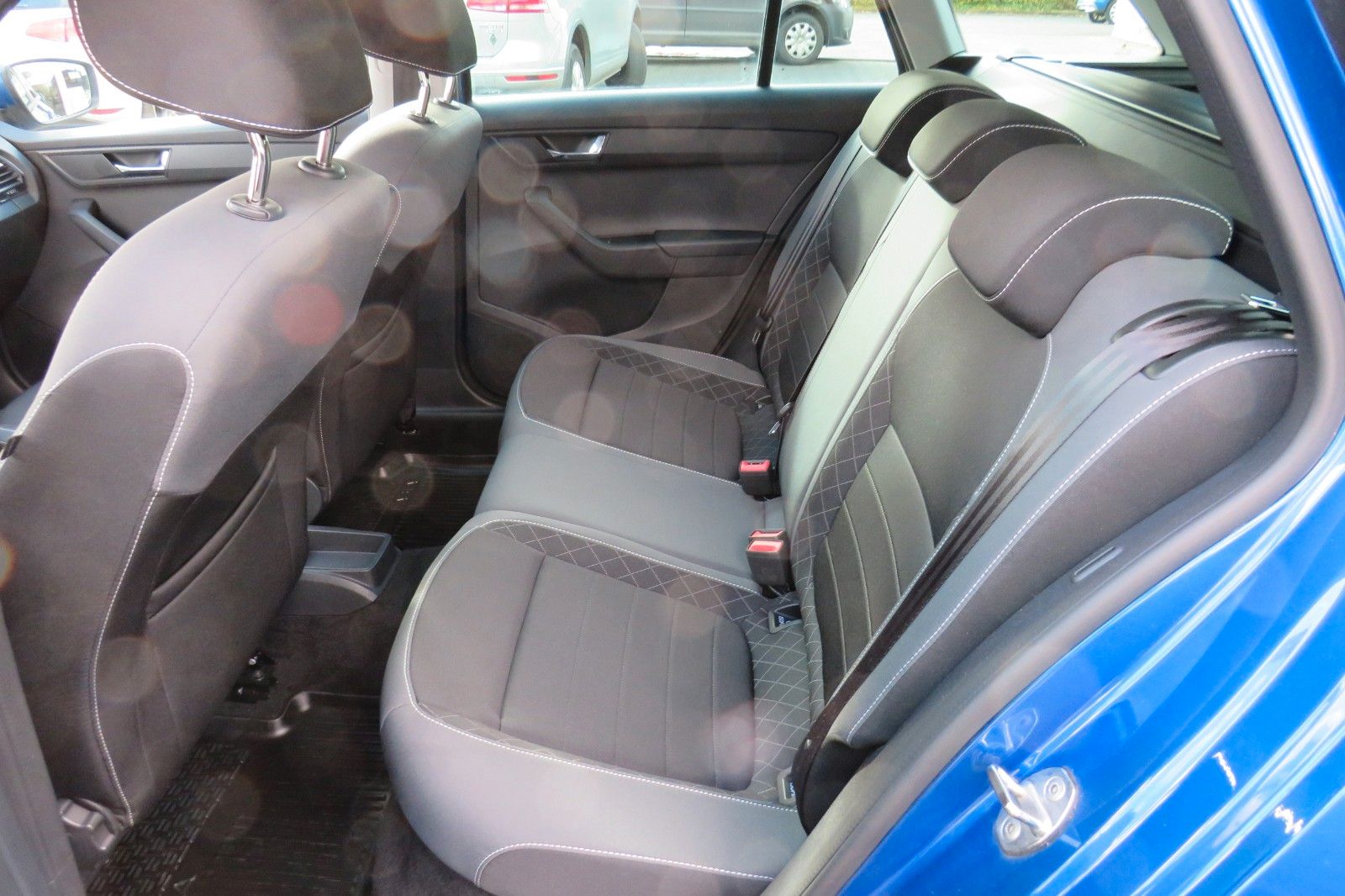 Fahrzeugabbildung SKODA Fabia Combi Ambition SITZH. GRA PDC NAVI APP 1.H