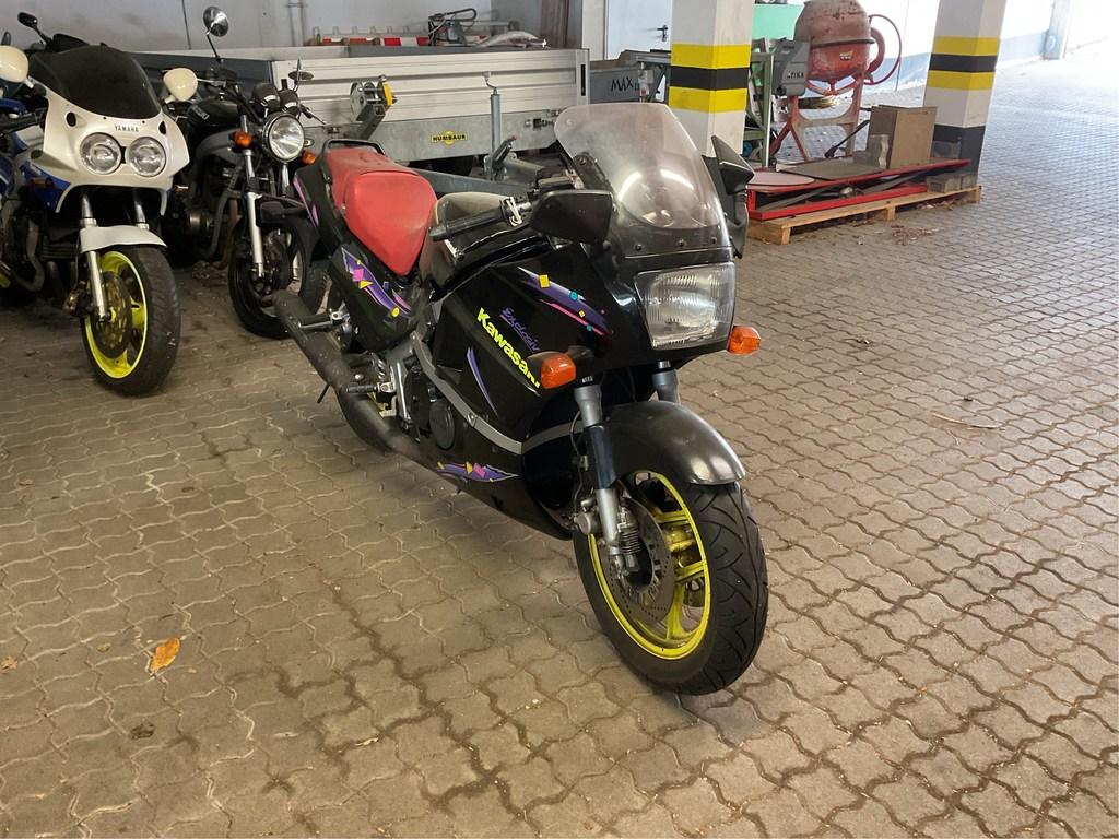 Kawasaki GPZ600R 