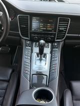 Porsche Panamera GTS*chrono*standheizung*softclose etc. - Porsche Gebrauchtwagen in Bochum