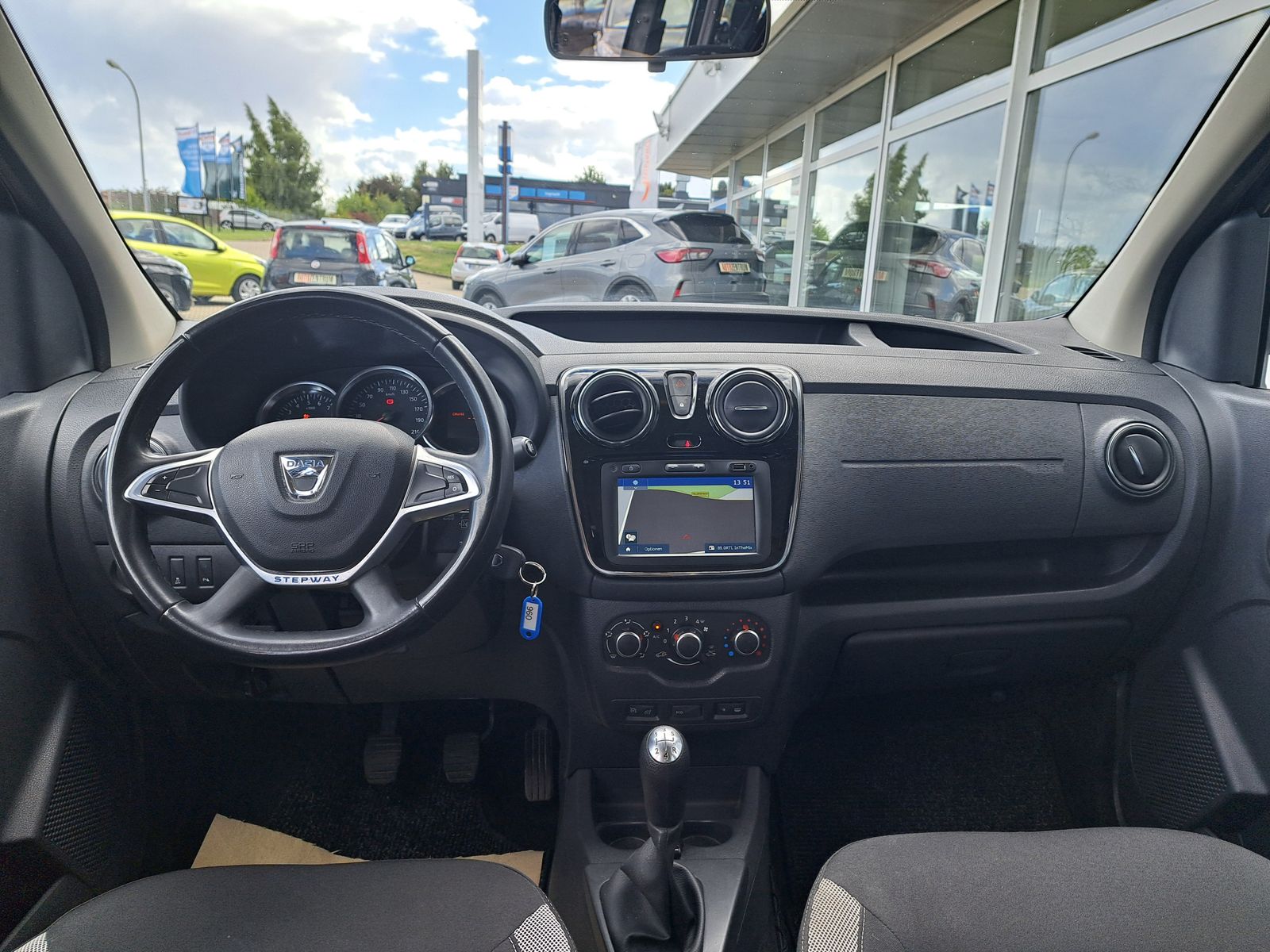 Fahrzeugabbildung Dacia Dokker Stepway TCe 115 NAVI KAMERA SITZHEIZUNG