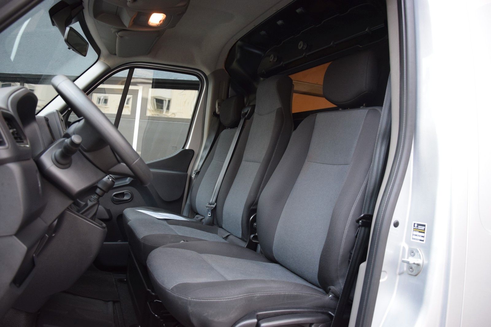Fahrzeugabbildung Renault Master III Kasten L2H2 Klima PDC LED 3,5t