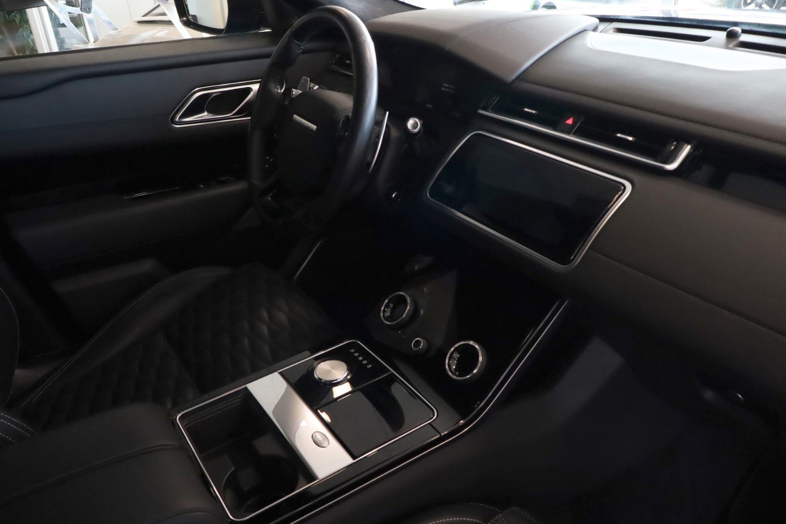 Fahrzeugabbildung Land Rover Range Rover Velar SV Autobiography Dynamic Edt.