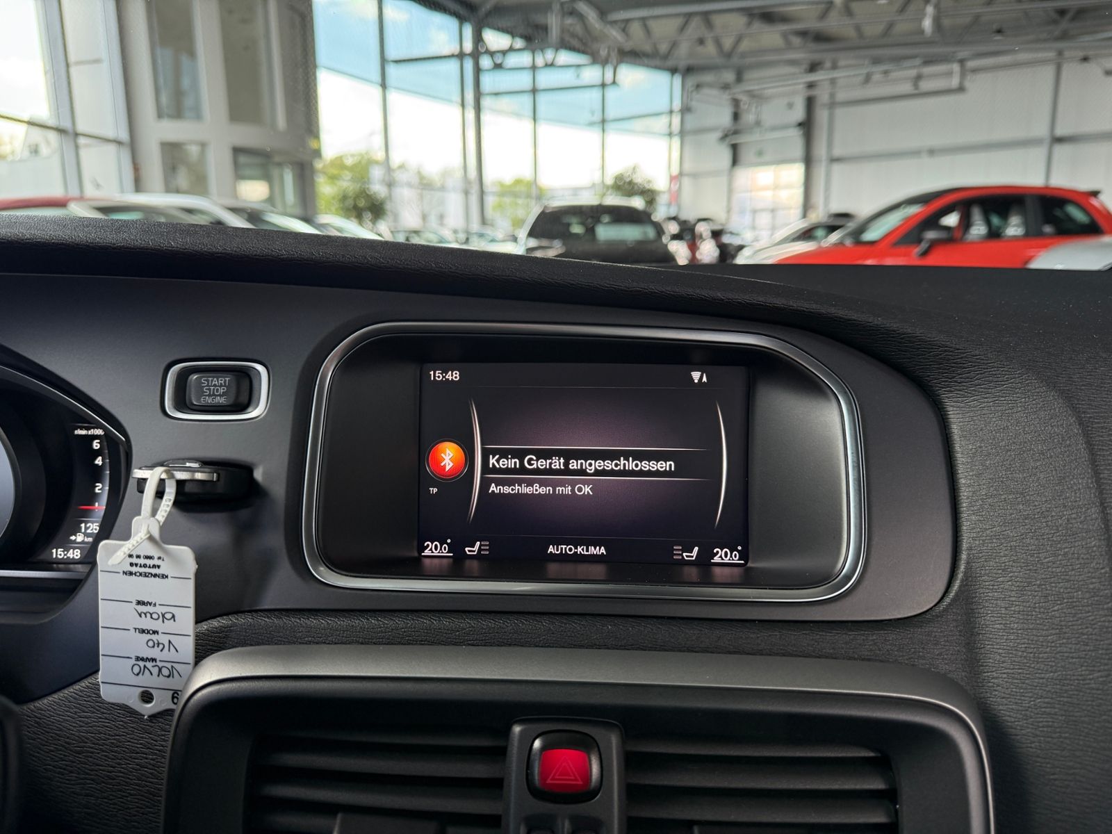 Fahrzeugabbildung Volvo V40 Kinetic SENSUS CONNECT LED SHZ PDC ALU
