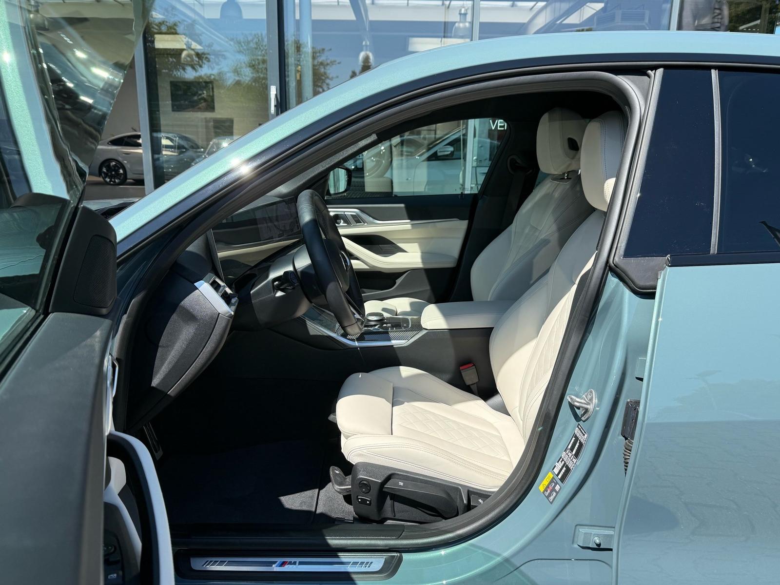 BMW i4 xDrive40 M Sport //CarbonInt. Stop&Go AHK