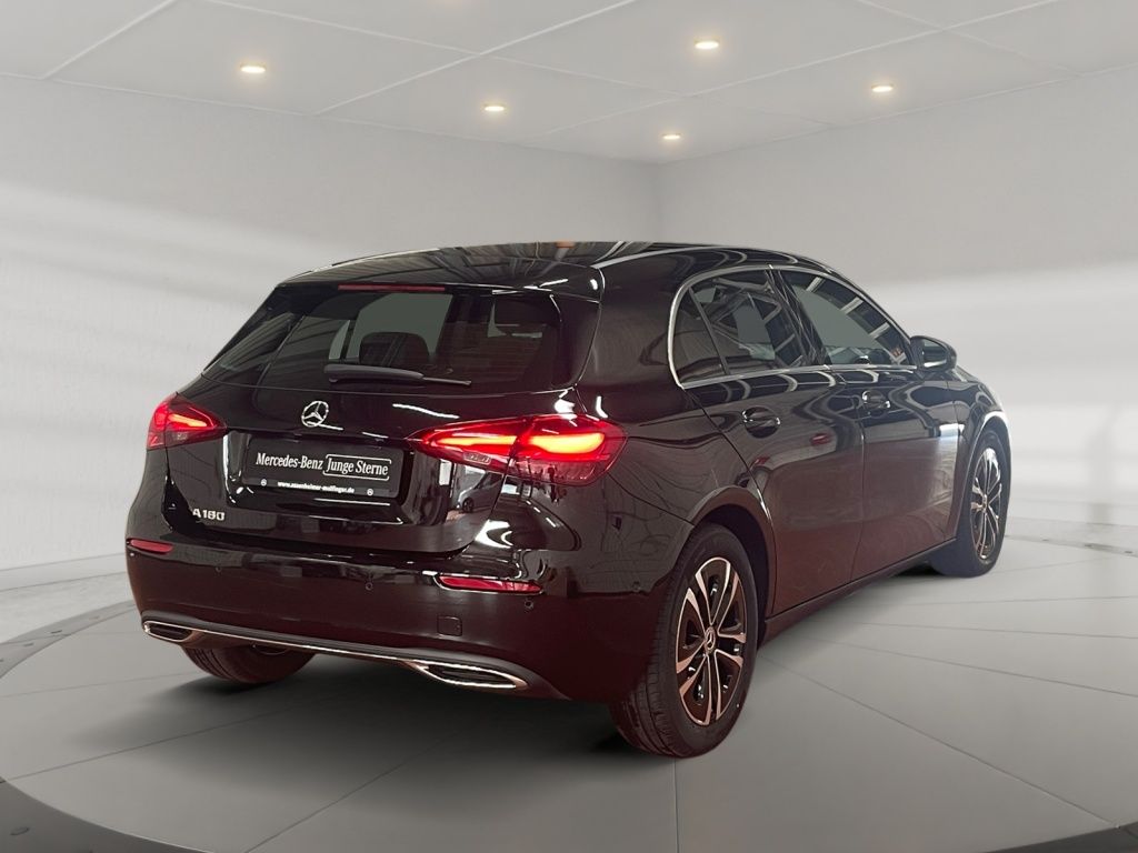 Mercedes-Benz A 180 Progressive MBUX Progressive Carbon Wide foto 5