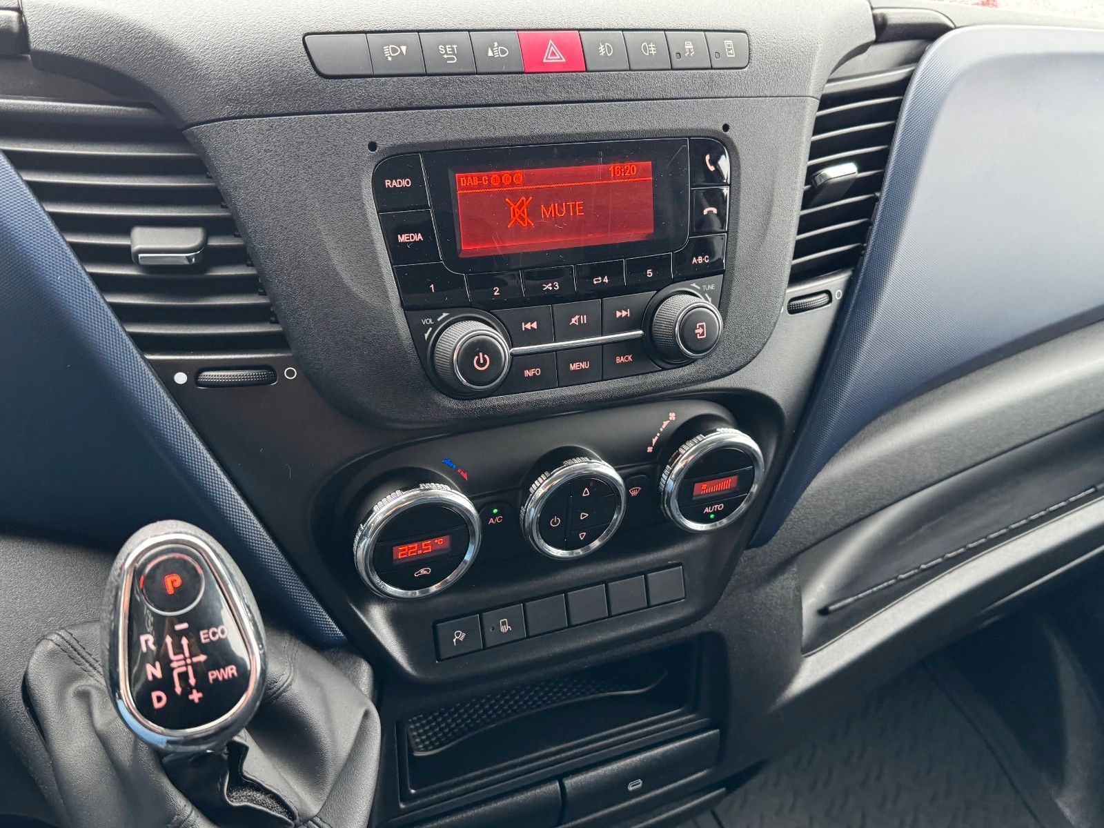 Fahrzeugabbildung Iveco Daily 35S12 *R3.520mm*AHK*Automatik*51.272km!!