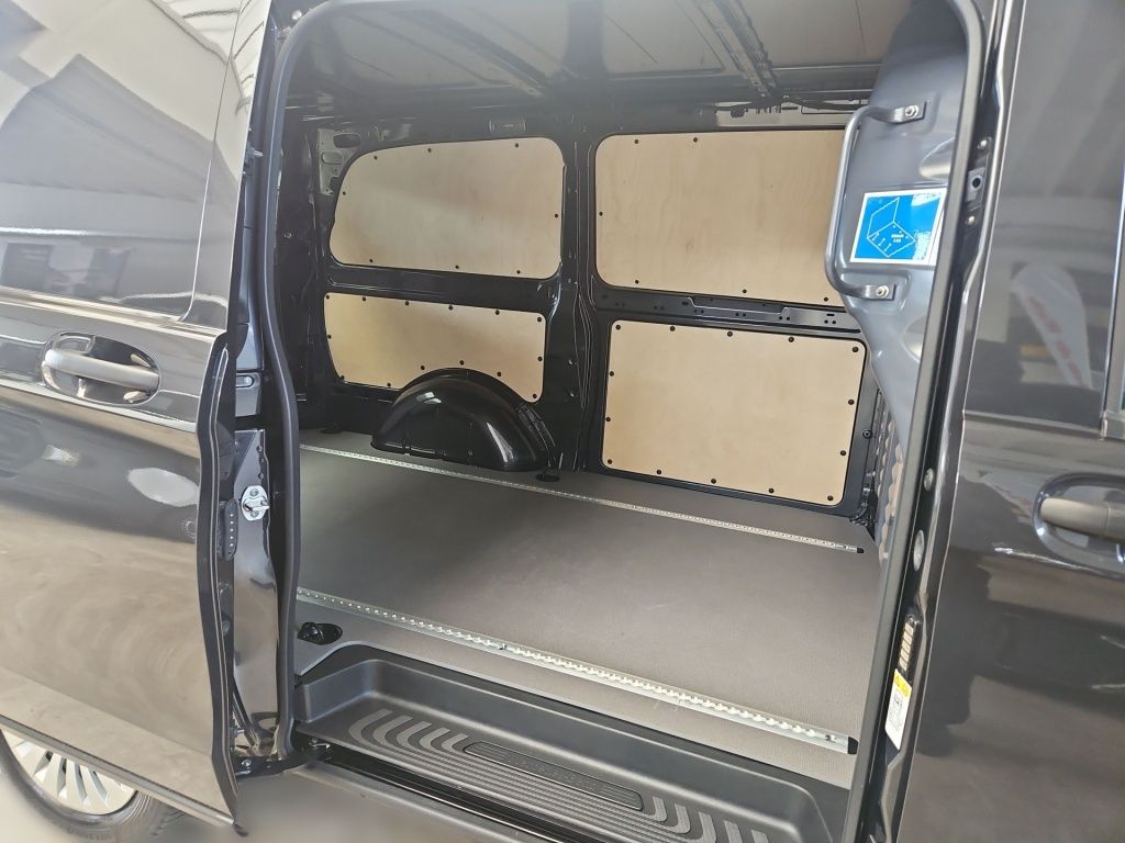 Fahrzeugabbildung Mercedes-Benz Vito 114 Kasten lang LED Flügeltüre 2,5t AHK