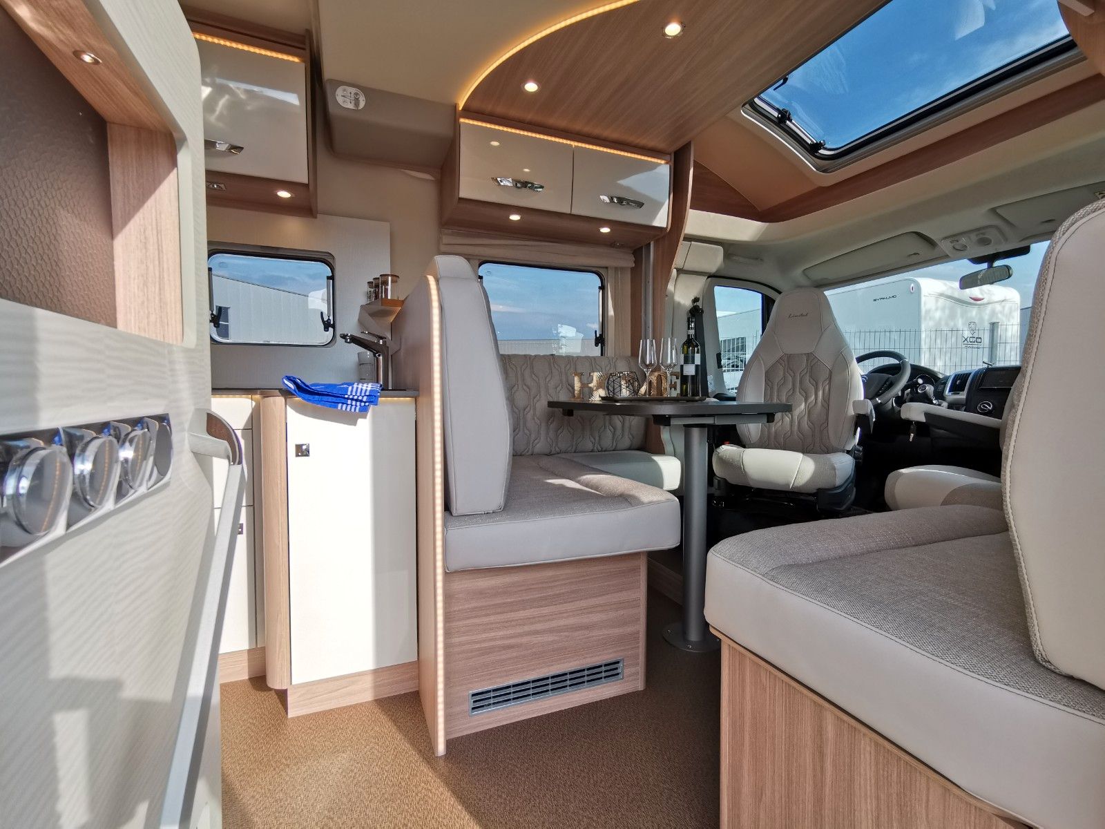 Fahrzeugabbildung Bürstner Limited T 726 G  SIE SPAREN 13.839 € !!!