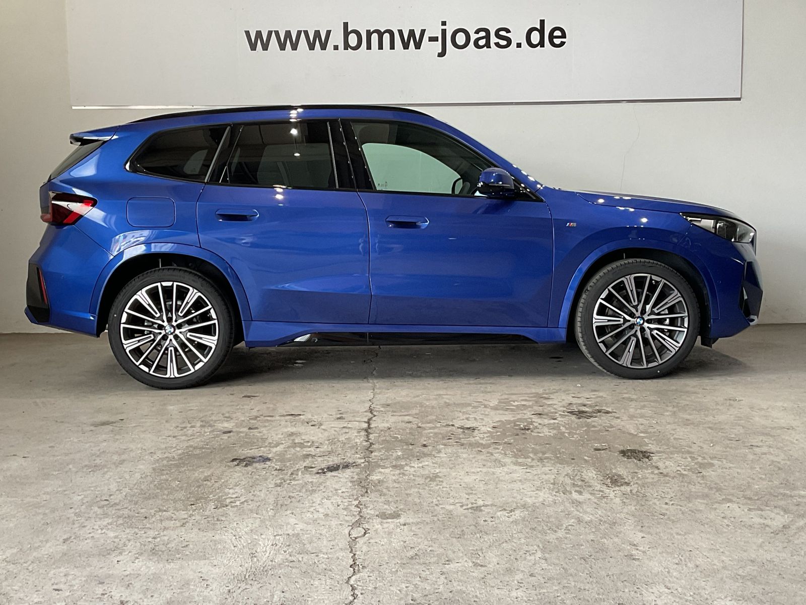 Fahrzeugabbildung BMW X1 sDrive20i | M-Sportpaket | Panorama-Glasdach
