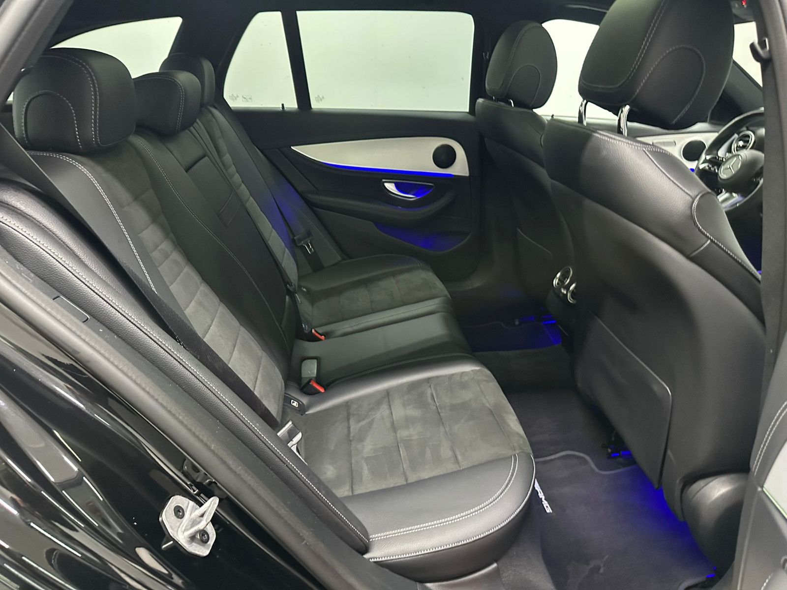 Fahrzeugabbildung Mercedes-Benz E 300 de T Autom. *AMG-LINE*DISTRO*PANORAMA*