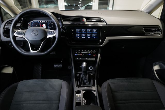 Volkswagen Touran 1.5TSI DSG Highline AHK Pano Rkam Keyless
