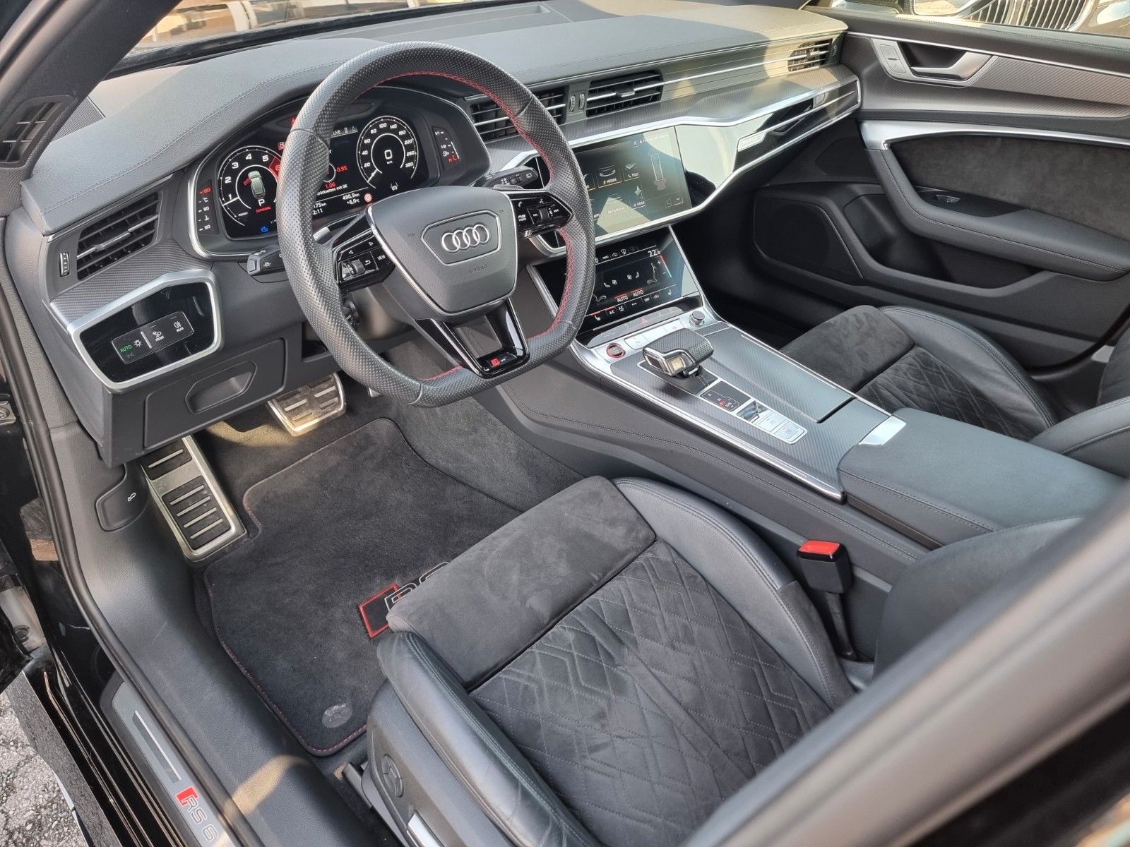 Fahrzeugabbildung Audi RS6/Dynamik Plus/Keramik/Sportabgas/RS-Fahrwerk